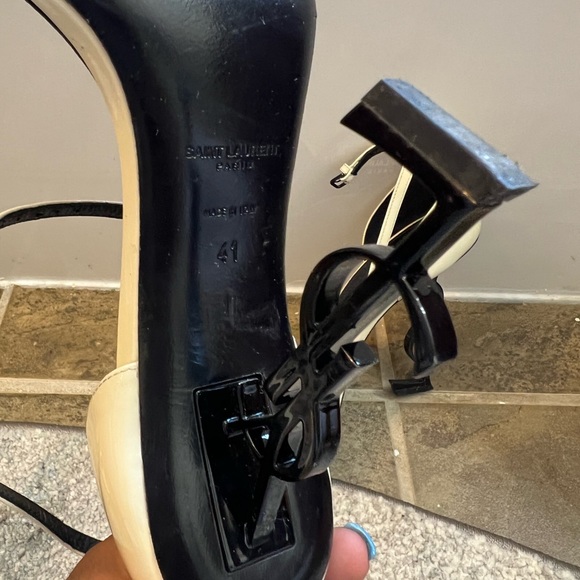 YSL OPYUM SANDALS IN SMOOTH LEATHER WITH A GOLD-TONE HEEL - Picture 10 of 10